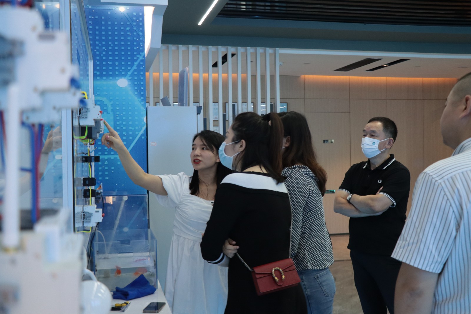 深圳市益阳商会一行莅临开元网站登录入口科技指导交流